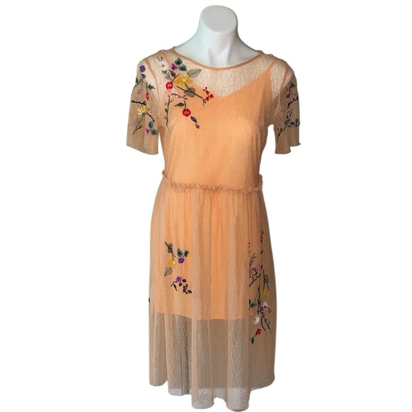 TOPSHOP Women’s Embroidered Mesh Floral Peach Short Sleeve Midi Dress Size 4 - Picture 6 of 17